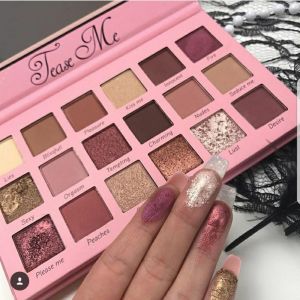 Super Beauty | מוצרי איפור וטיפוח איפור Tease Me Eyeshadow Palette Beauty Creations , 18 colors Highly Pigmented 